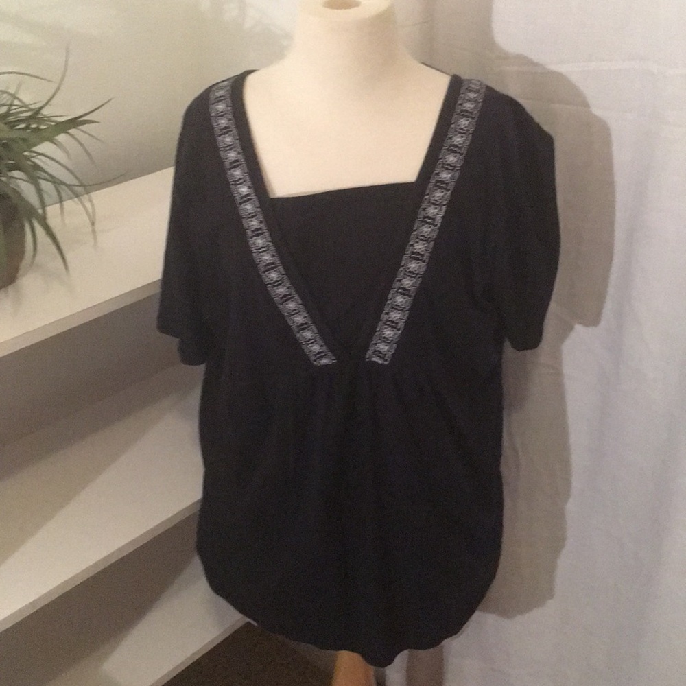 Black Embroidered Tee 18/20